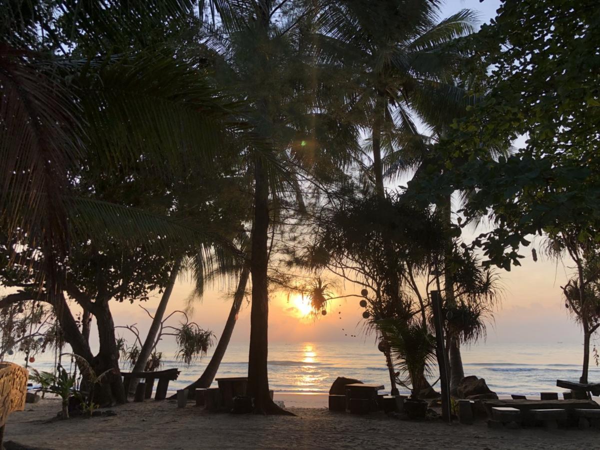 Baanchaylay Resort Khanom Exteriör bild