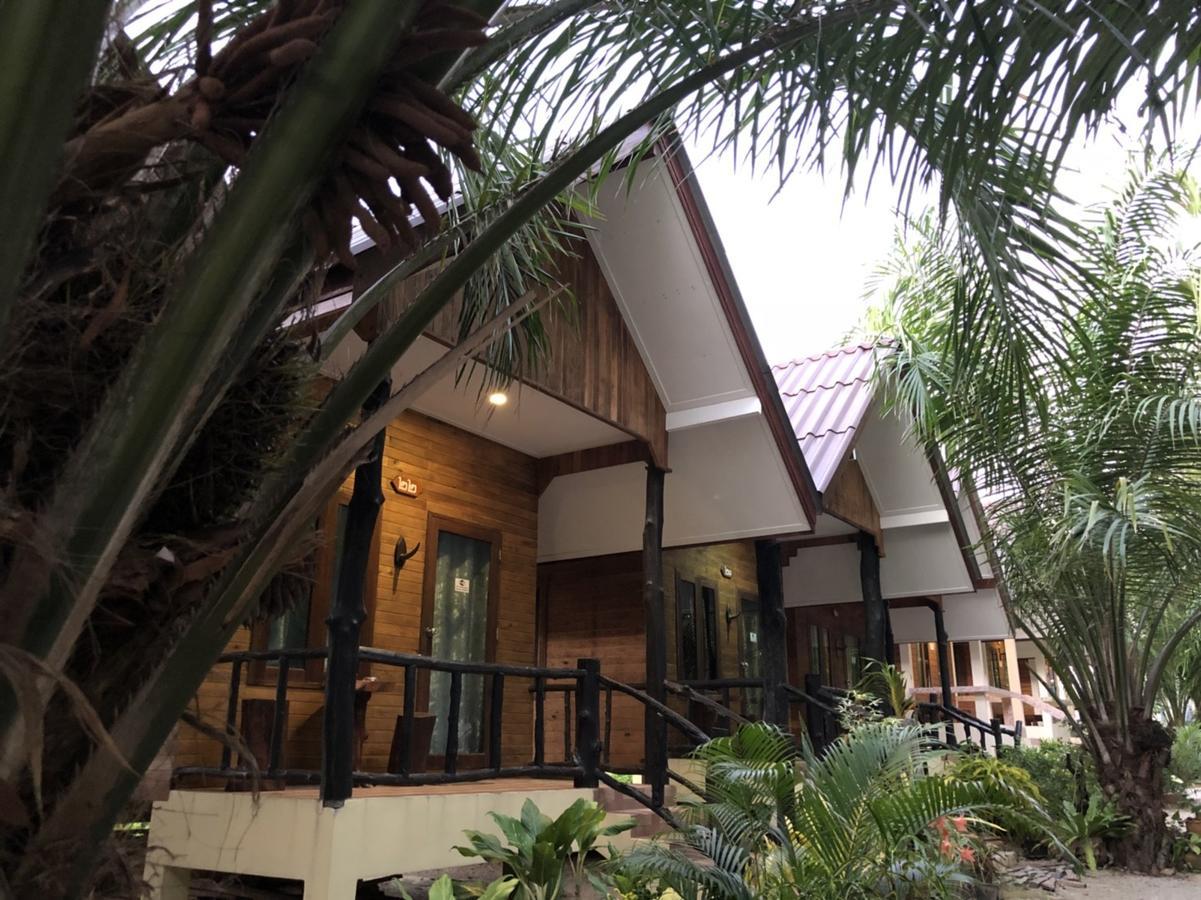 Baanchaylay Resort Khanom Exteriör bild