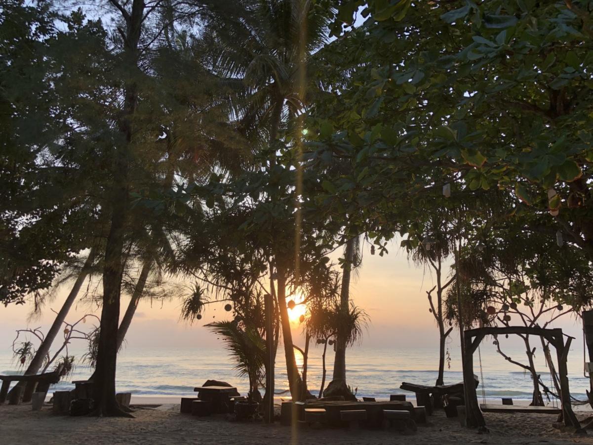 Baanchaylay Resort Khanom Exteriör bild